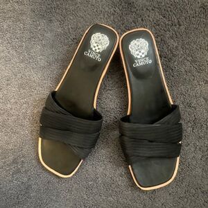 Vince Camuto Black Ydelle Leather slip-on sandals, size 8 1/2